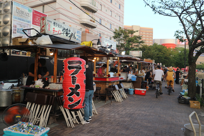 Street food in Hakata, Kyushu. English to Japanese translation price per word. 